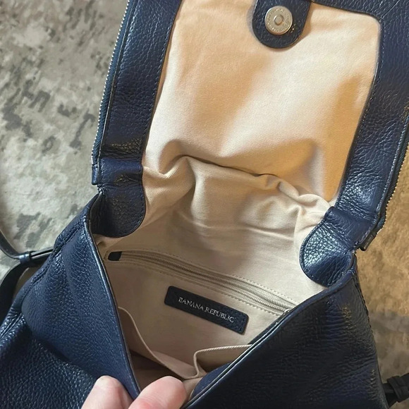 Banana Republic Blue Pebble Leather Backpack EUC - Picture 2 of 8